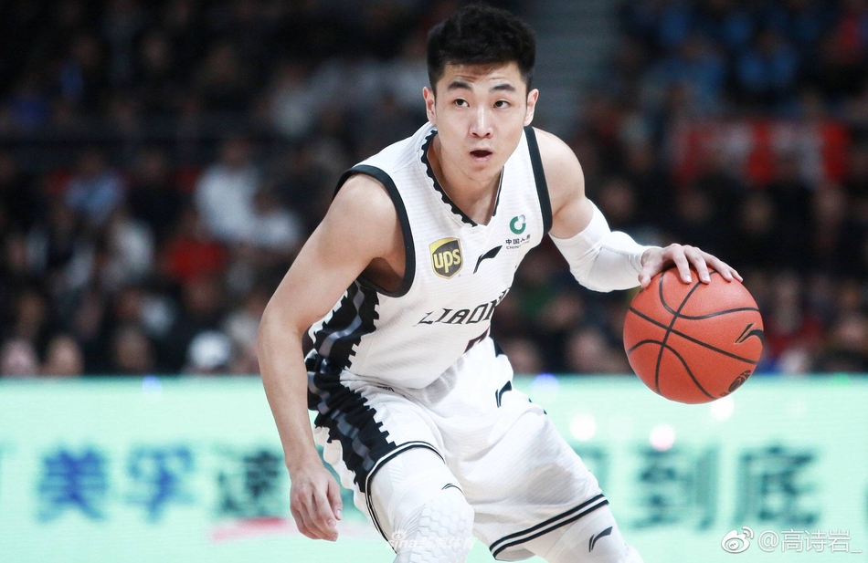 高诗岩变身搬砖工人养家糊口 向劳动人民致敬