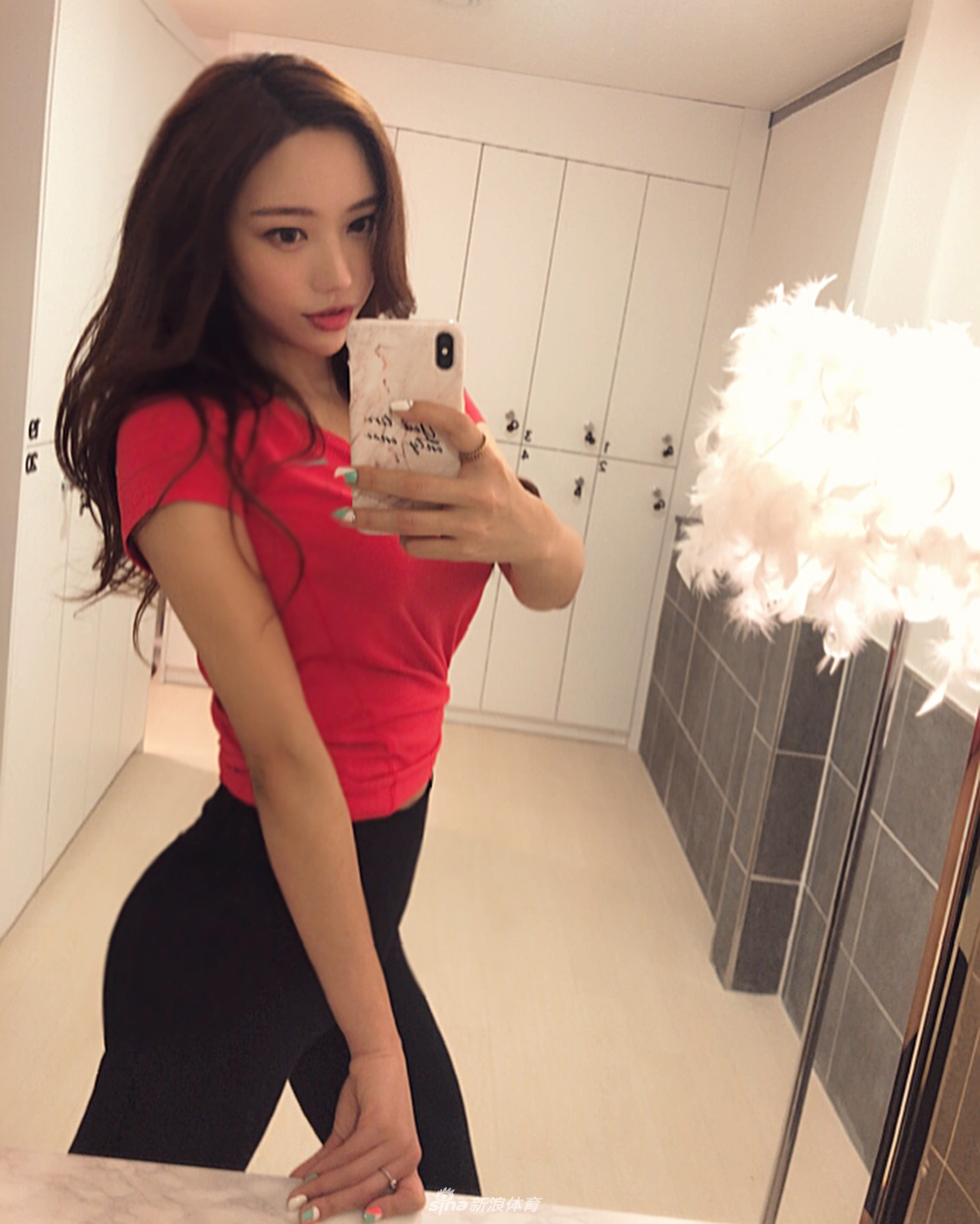 韩国网红嫩模健身美照 美腿细腰凹凸有致