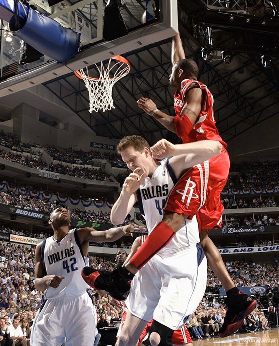 太残暴！泡椒格里芬詹姆斯科比演绎血腥隔扣