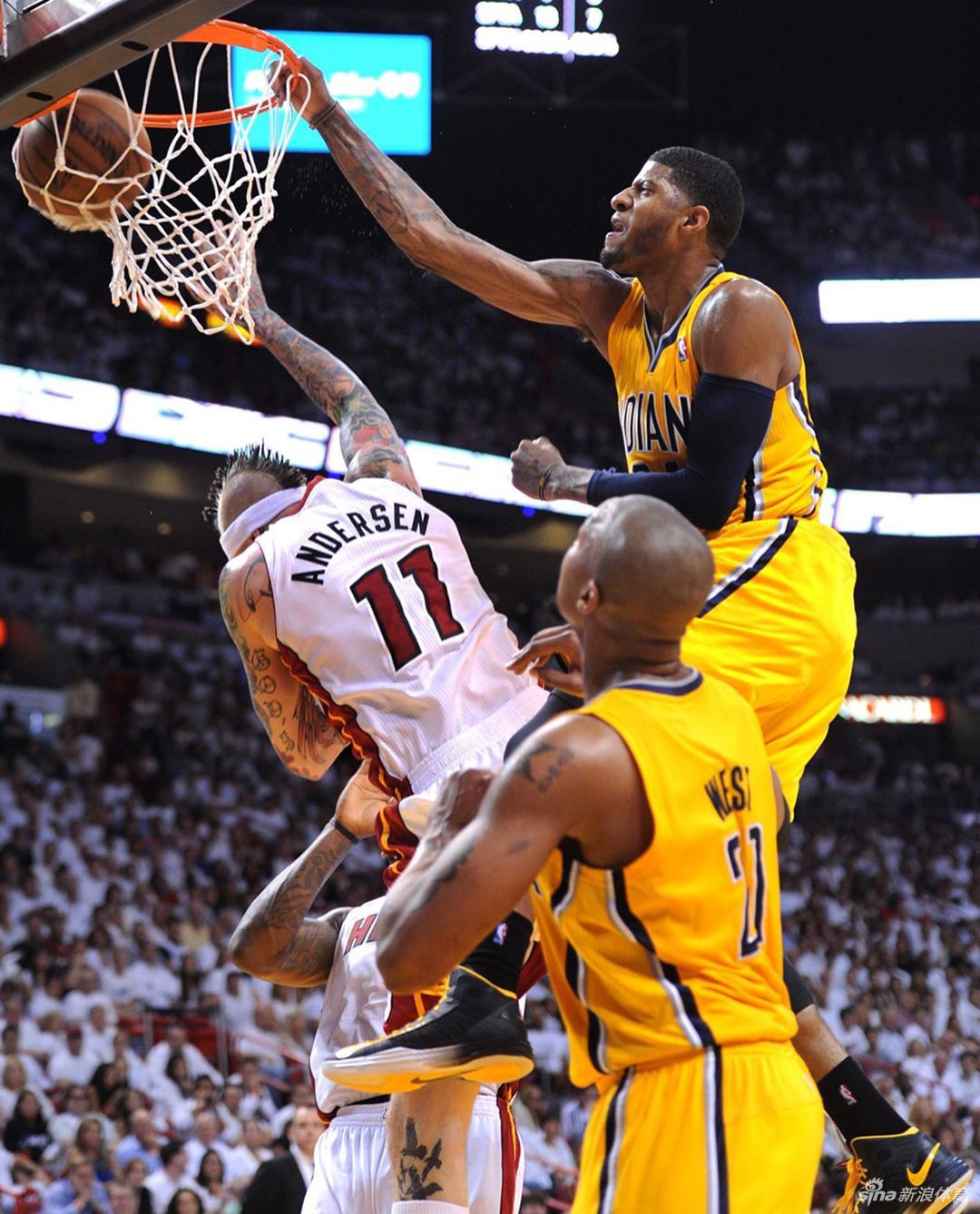 太残暴！泡椒格里芬詹姆斯科比演绎血腥隔扣