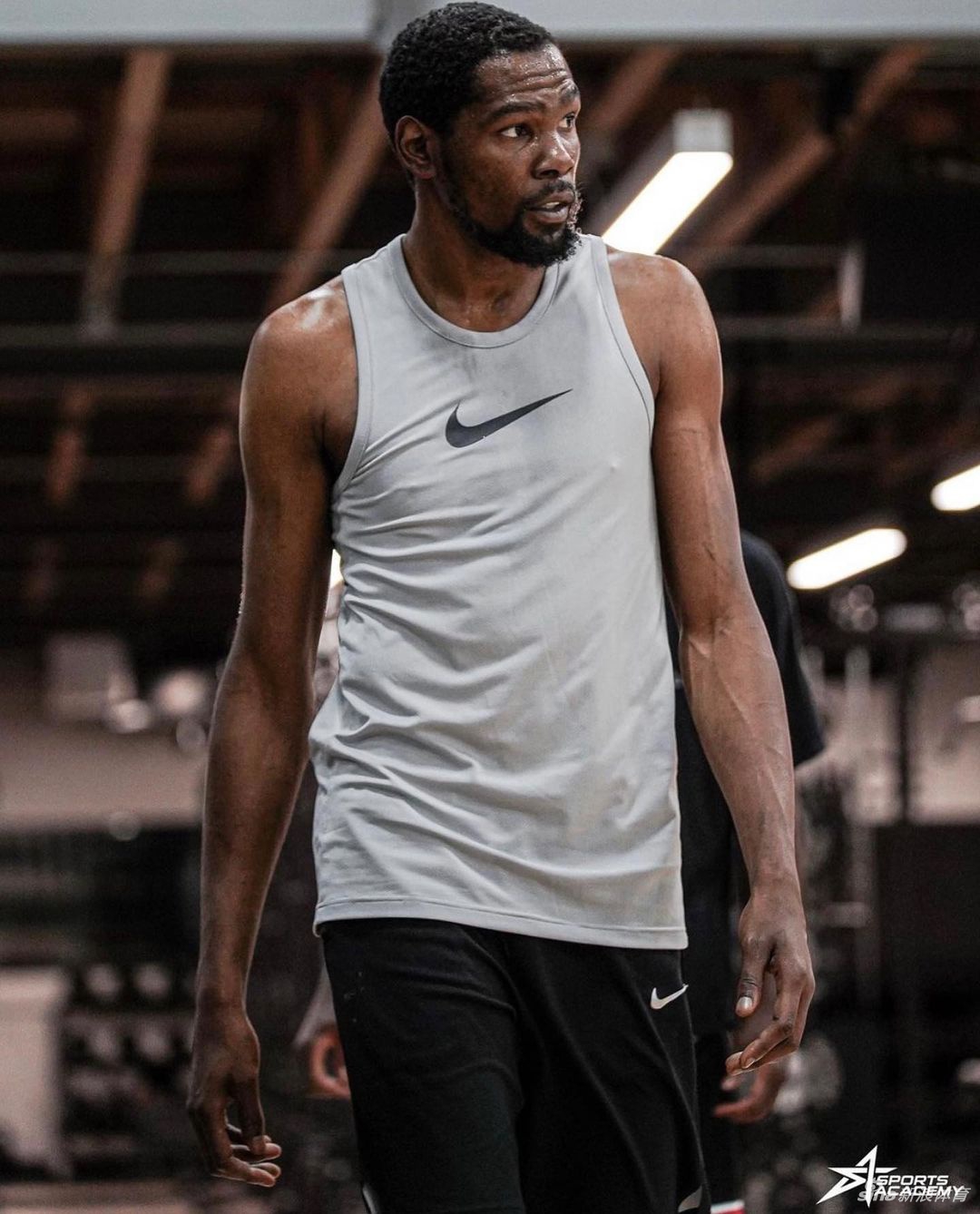 杜兰特最新训练照火力全开 期待KD王者归来