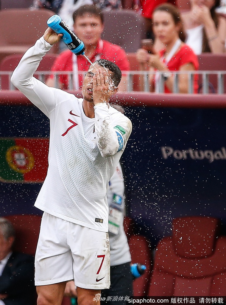 足坛第一人！体坛第三人！C罗收入将突破10亿美元