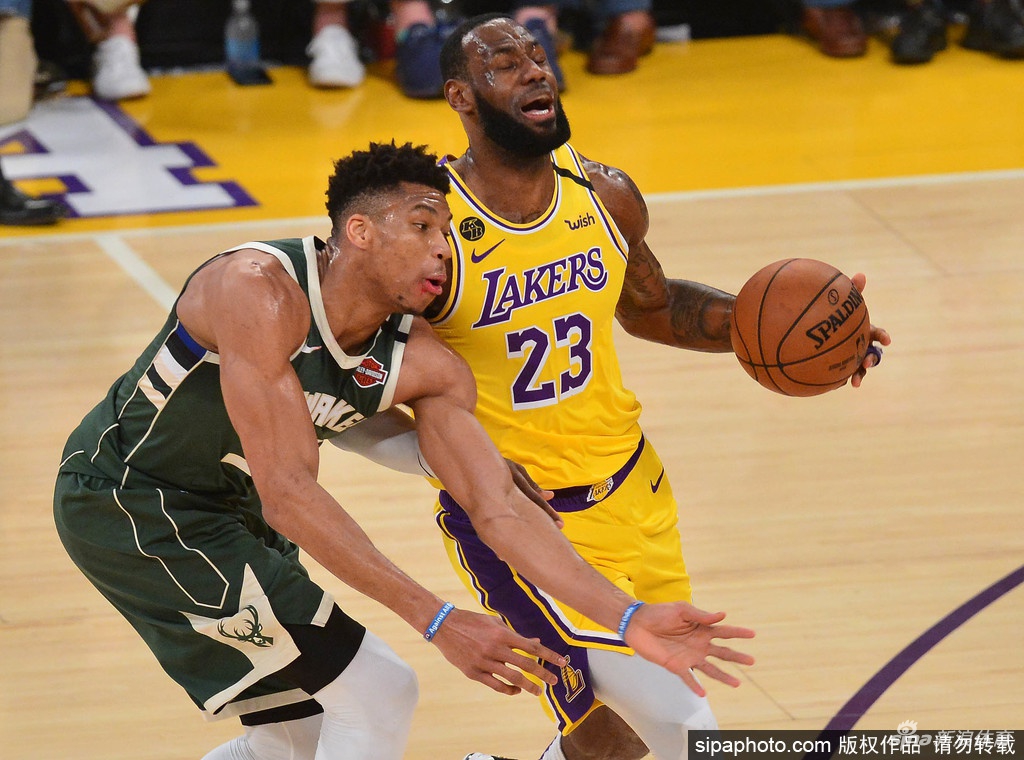 [NBA]雄鹿103-113湖人 詹姆斯37分锁定季后赛