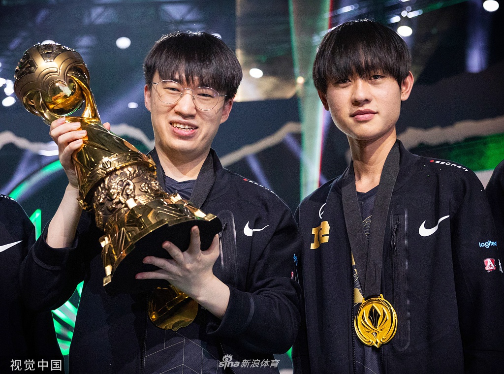 2021英雄联盟季中赛决赛RNG夺冠
