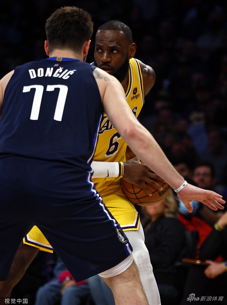 [NBA]独行侠109-104湖人 詹姆斯空砍24+12