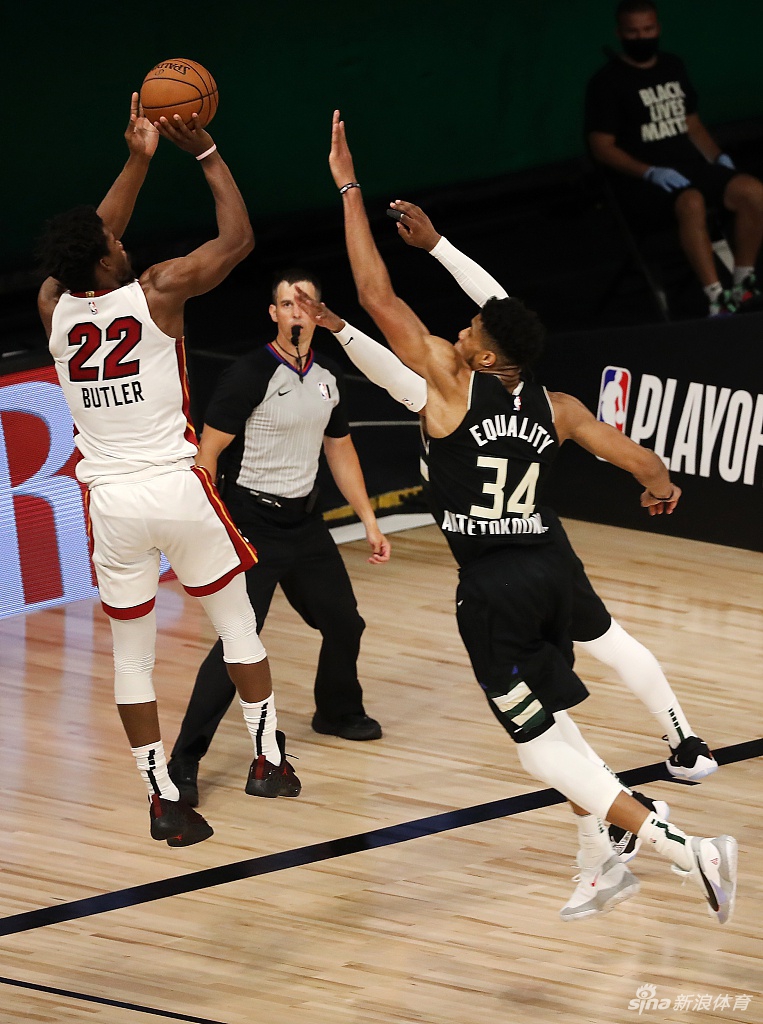 字母哥致命犯规