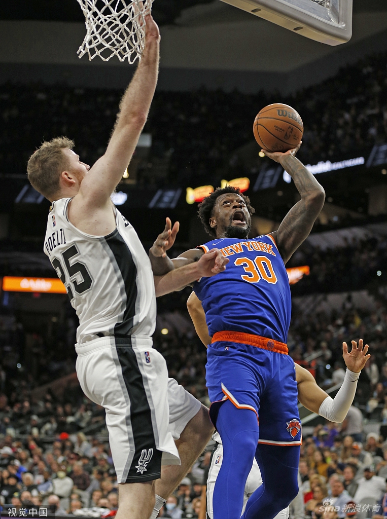 [NBA常规赛]尼克斯121-109马刺