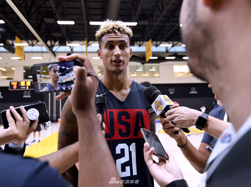 美国男篮征用湖人训练馆 NBA鞋王到了国家队依旧让人馋哭了