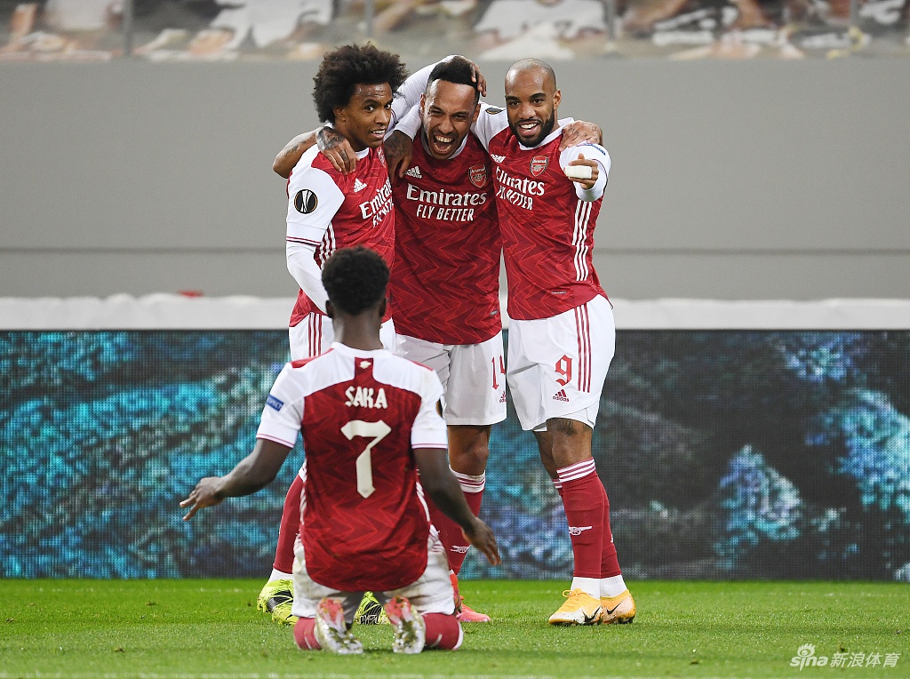 [欧联杯]阿森纳3-2本菲卡 奥巴梅扬双响+绝杀