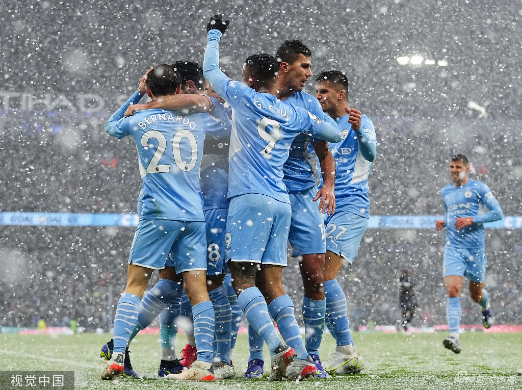 [英超]雪战到底！曼城大雪中2-1战胜西汉姆联