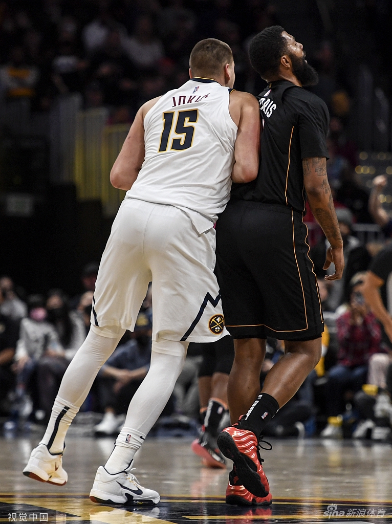 约基奇被联盟禁赛1场 大莫巴特勒被罚款