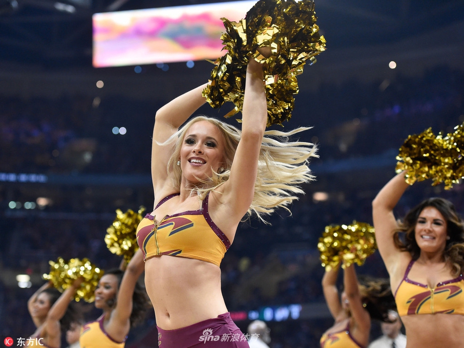 骑士队拉拉队女郎