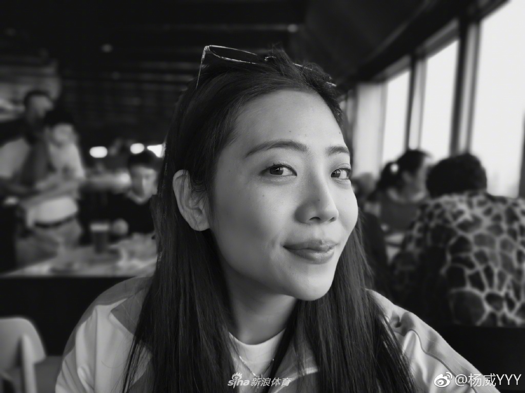 杨威晒一家三口悉尼游玩照 打卡恋情旧地