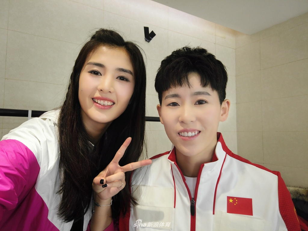 武大靖邹市明等亮相元旦晚会彩排