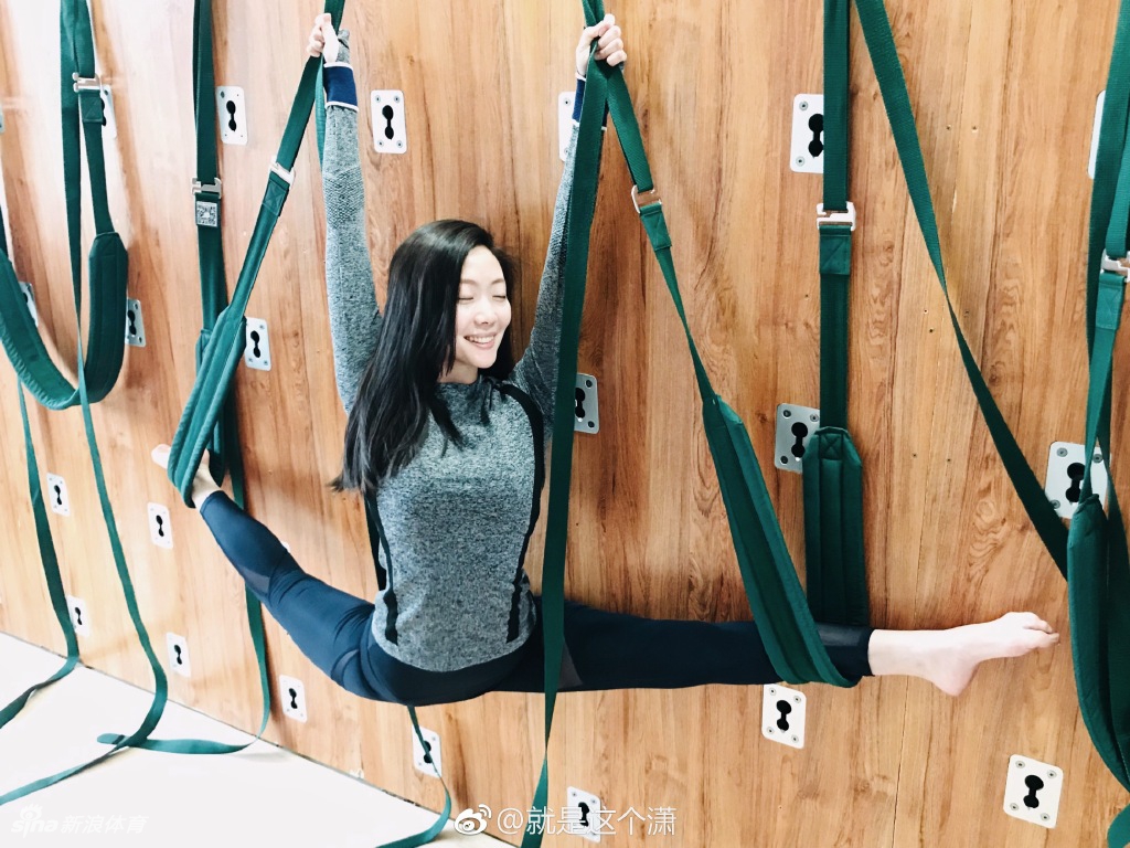 瑜伽美女也是詹蜜小姐姐!她的姿势你学不来