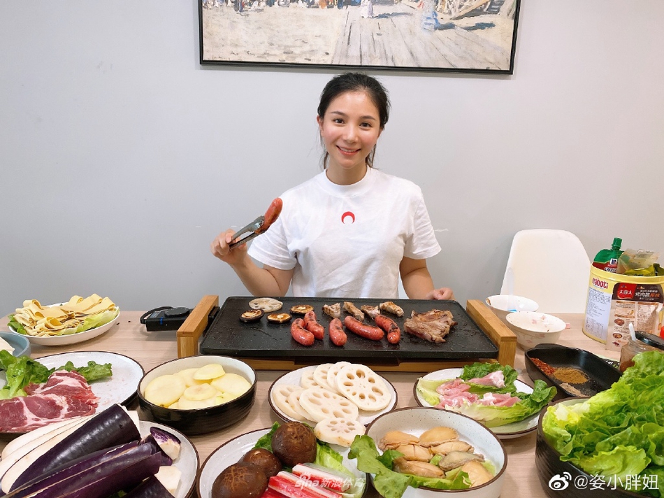 辣妈何姿 活力四射少女感十足