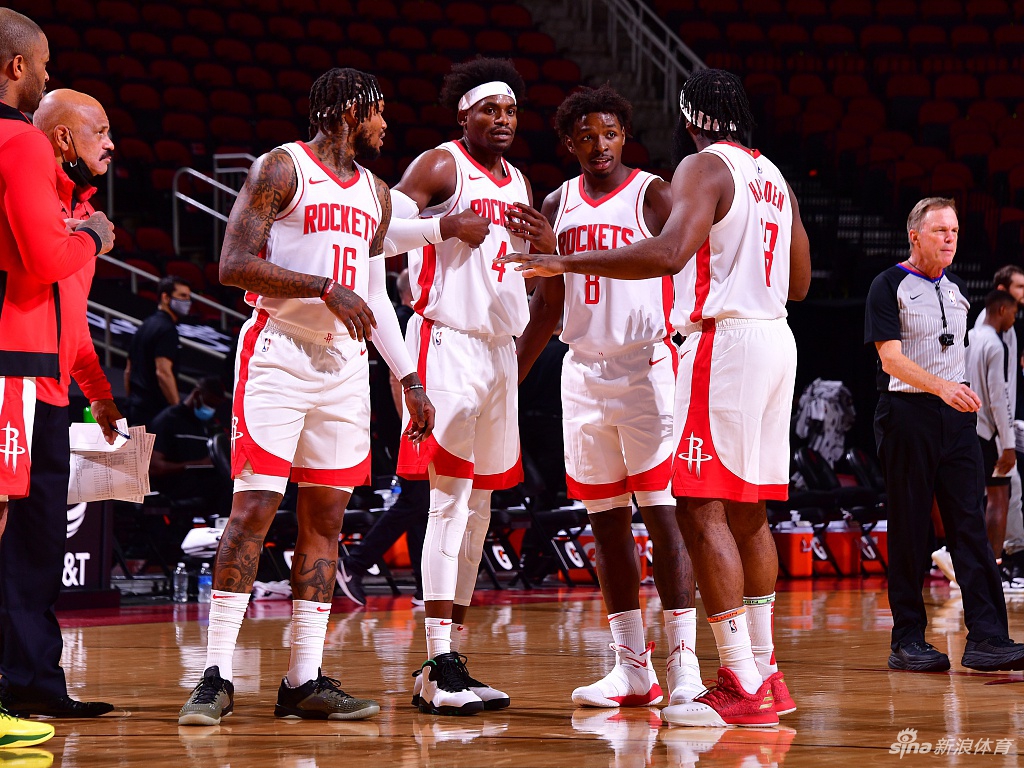 [NBA季前赛]马刺98-112火箭 哈登首秀12分