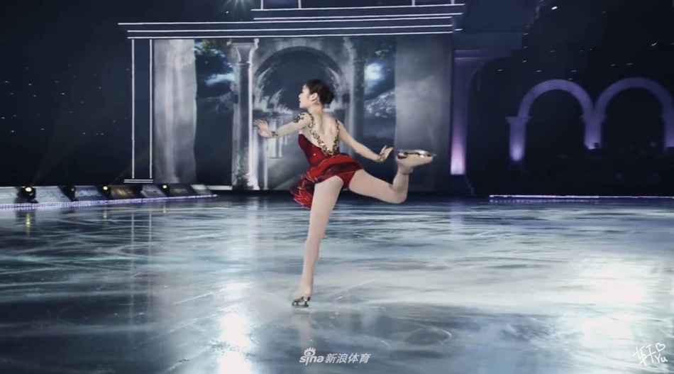 前花滑女王金妍儿登杂志 退役后展优雅时尚