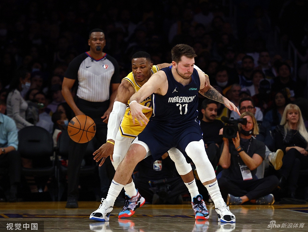 [NBA]独行侠109-104湖人 詹姆斯空砍24+12