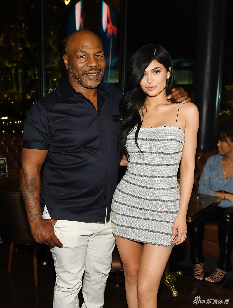 泰森与凯莉-詹娜