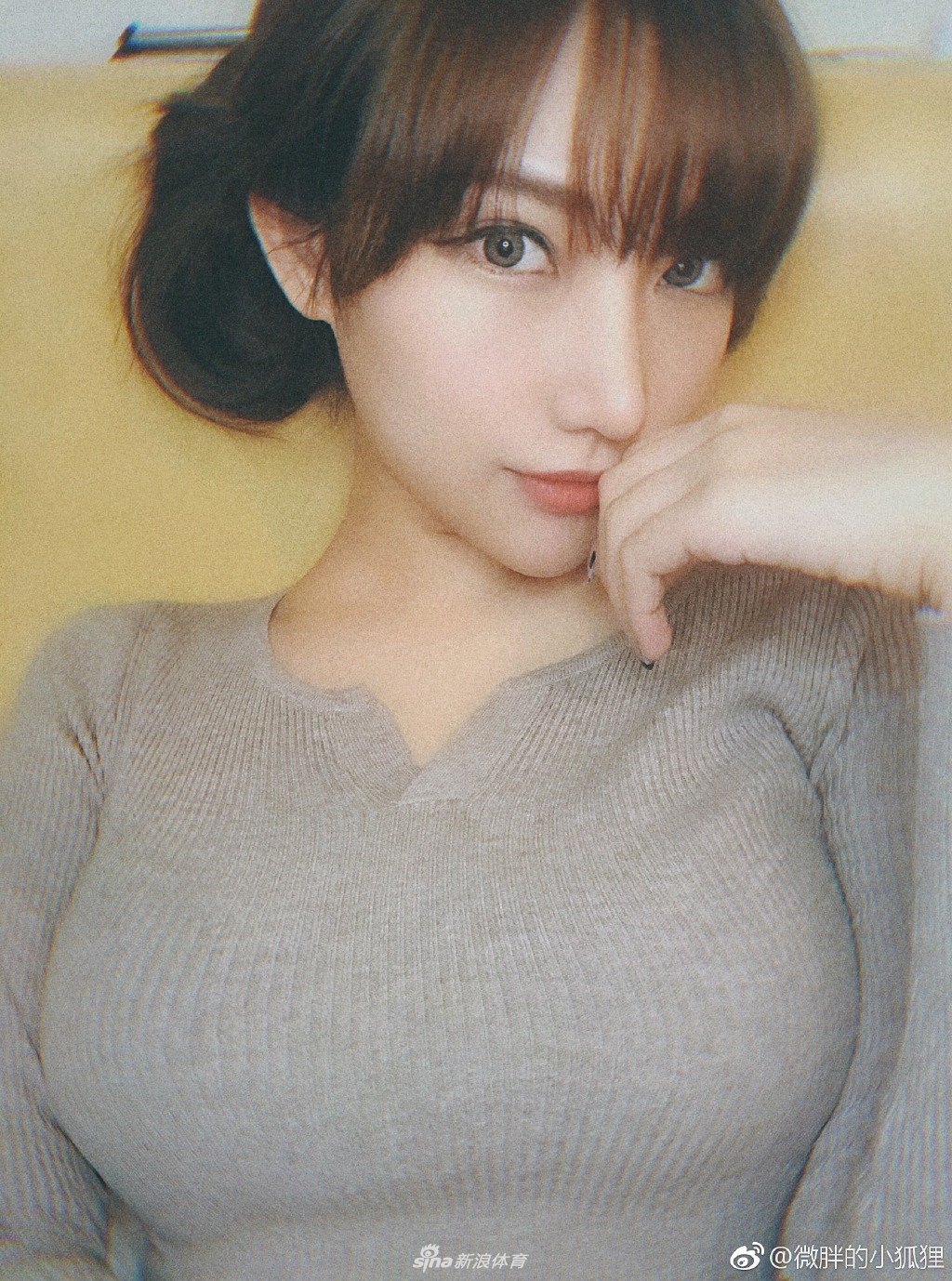 库里美女球迷身材犯规了!爱看球的小姐姐最美丽