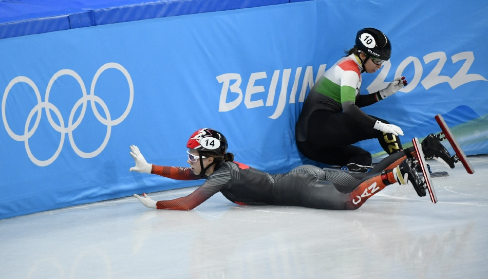 中国代表团北京冬奥会首金！混接团体中国夺冠