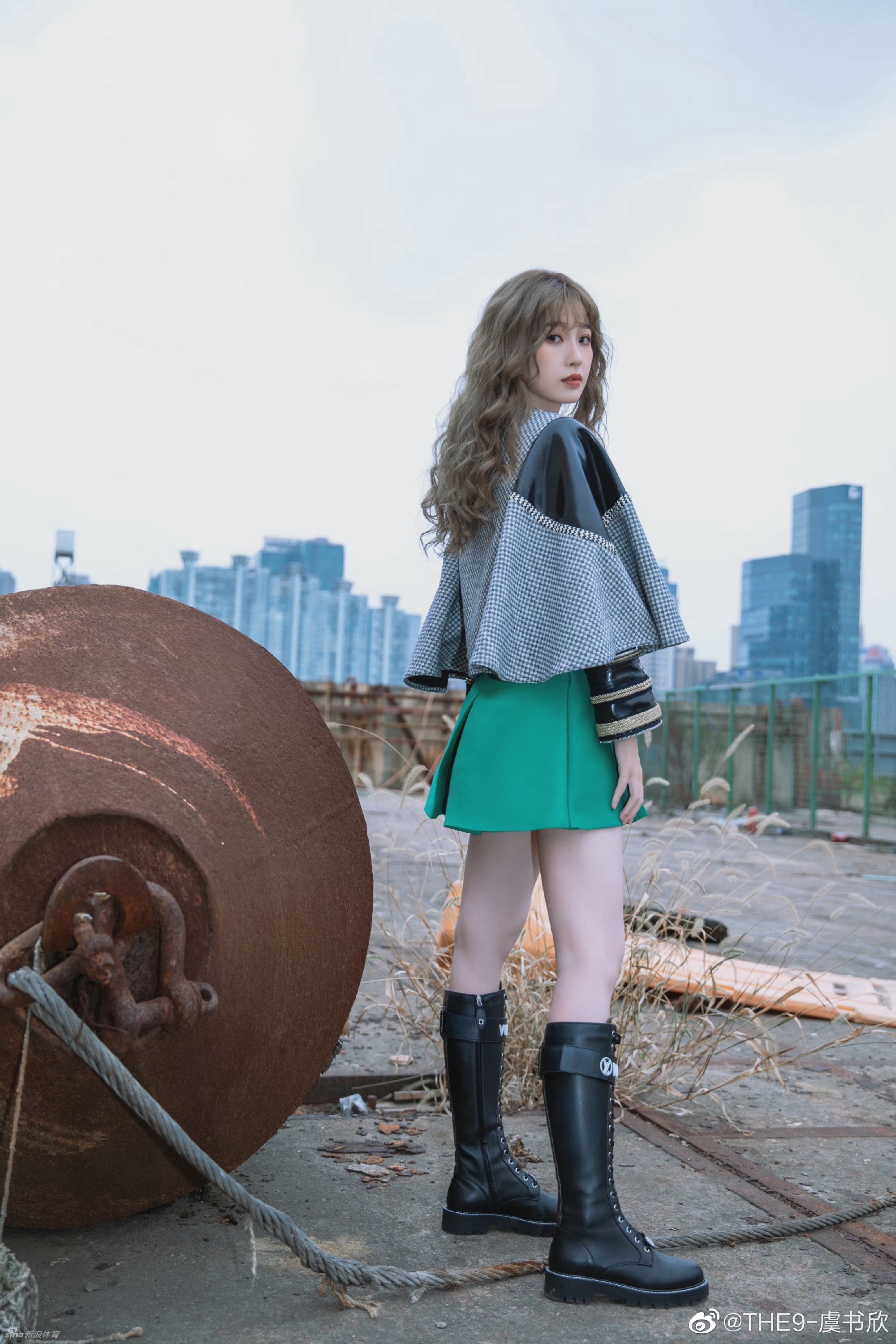 女星虞书欣练普拉提秀好身材