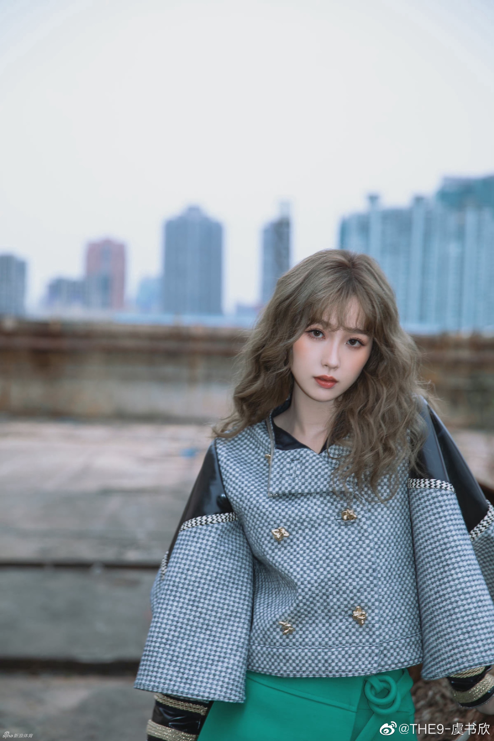 女星虞书欣练普拉提秀好身材