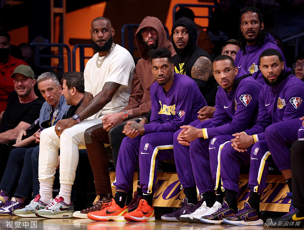 [NBA]76人126-121湖人 威少24分9板8助