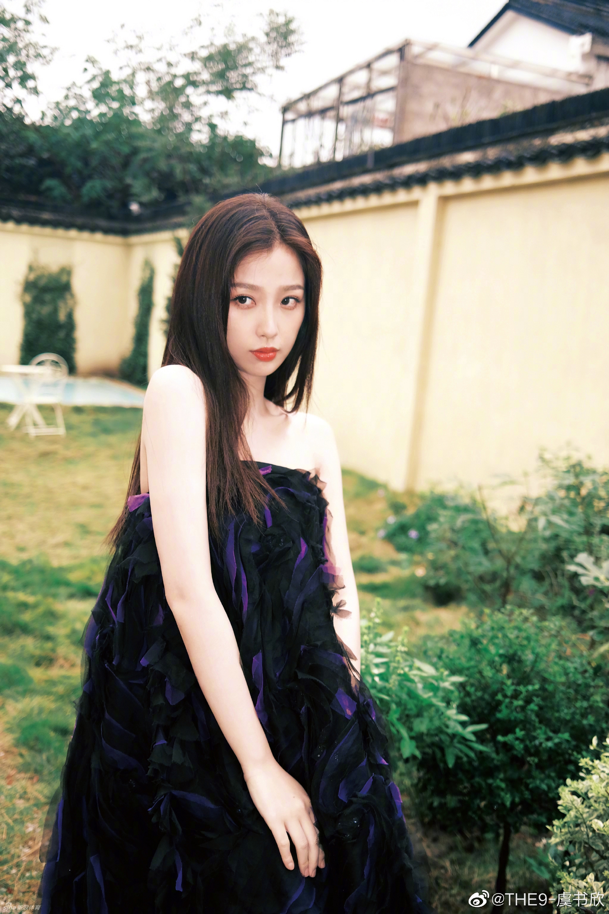 女星虞书欣练普拉提秀好身材