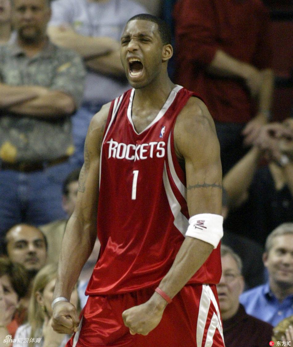 个三加一,得到13分,率领火箭以81-80奇迹般逆转,铸造了永恒的麦迪时刻