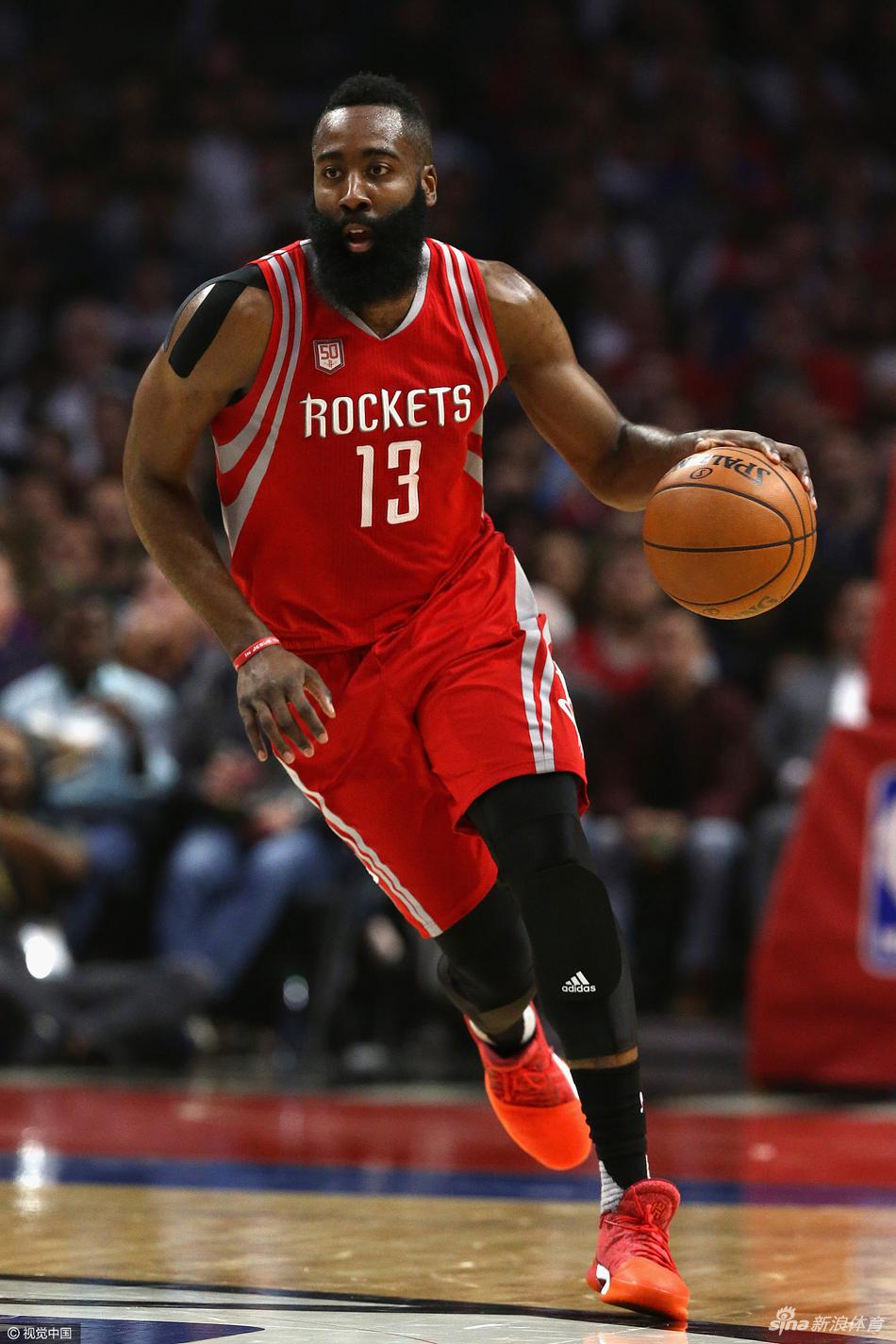 11 12:39:27 10 / 14 北京时间4月11日,快船主场125-99大胜火箭,哈登