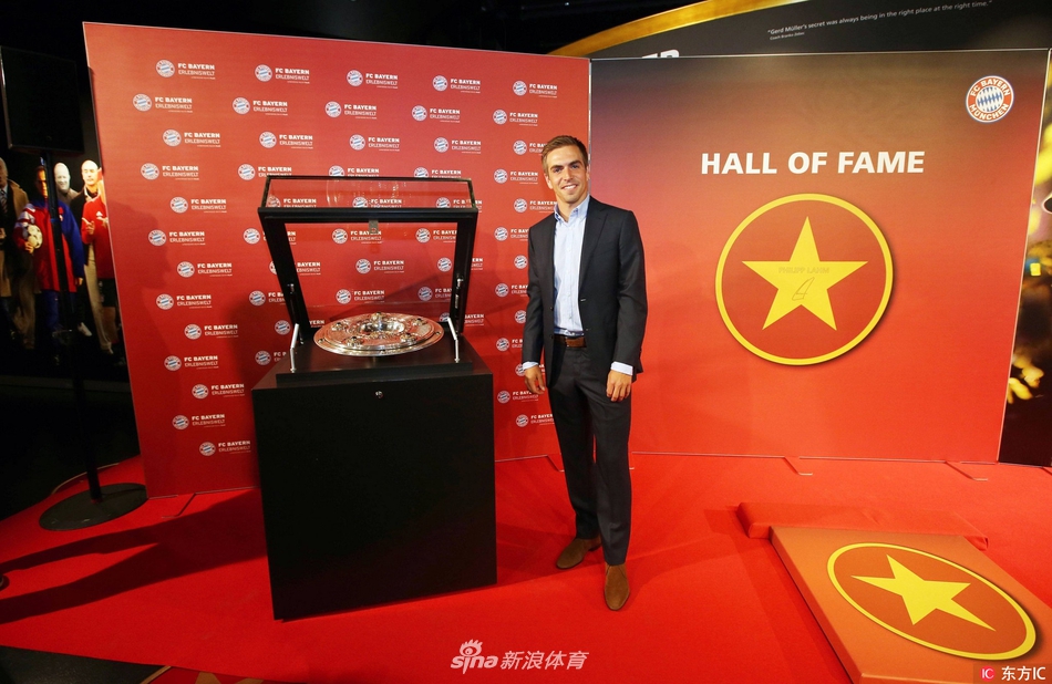 5月30日,德国慕尼黑,拉姆正式入选拜仁名人堂,心情愉悦笑容灿烂.