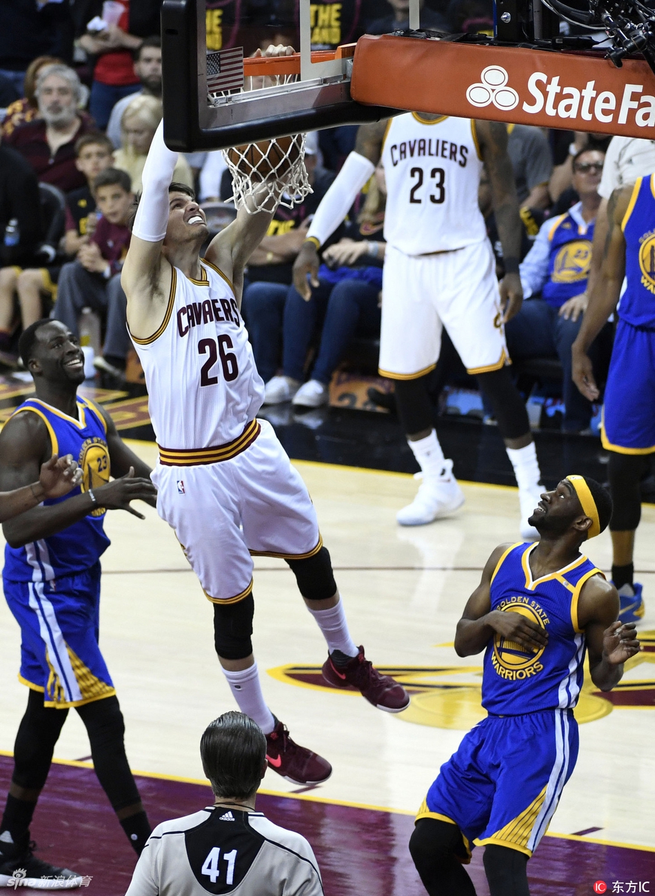 科沃尔空切扣篮