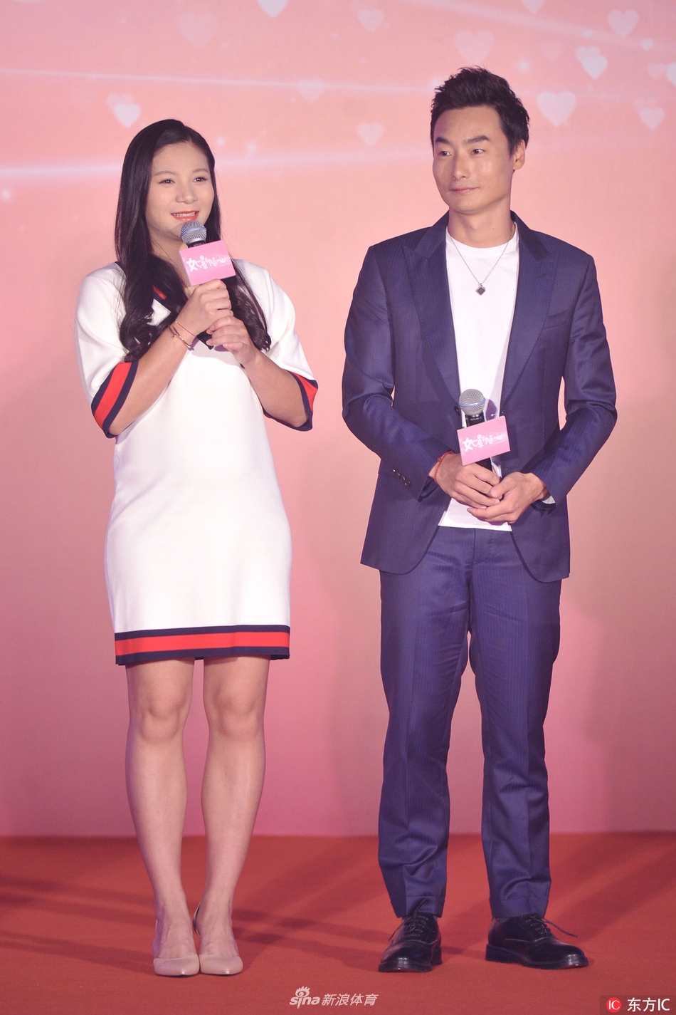 秦凯夫妇亮相电影发布会何姿满脸幸福