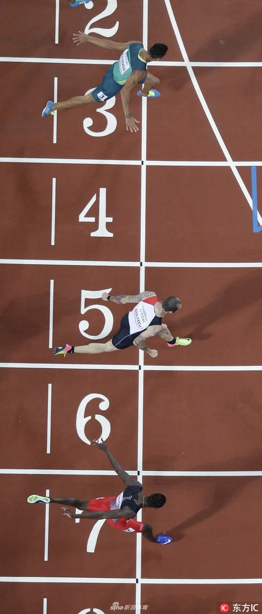 男子200米决赛土耳其选手久利耶夫夺金