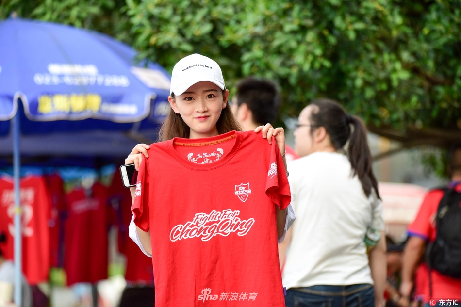 风情万种渝妹儿重庆力帆女球迷七月集锦