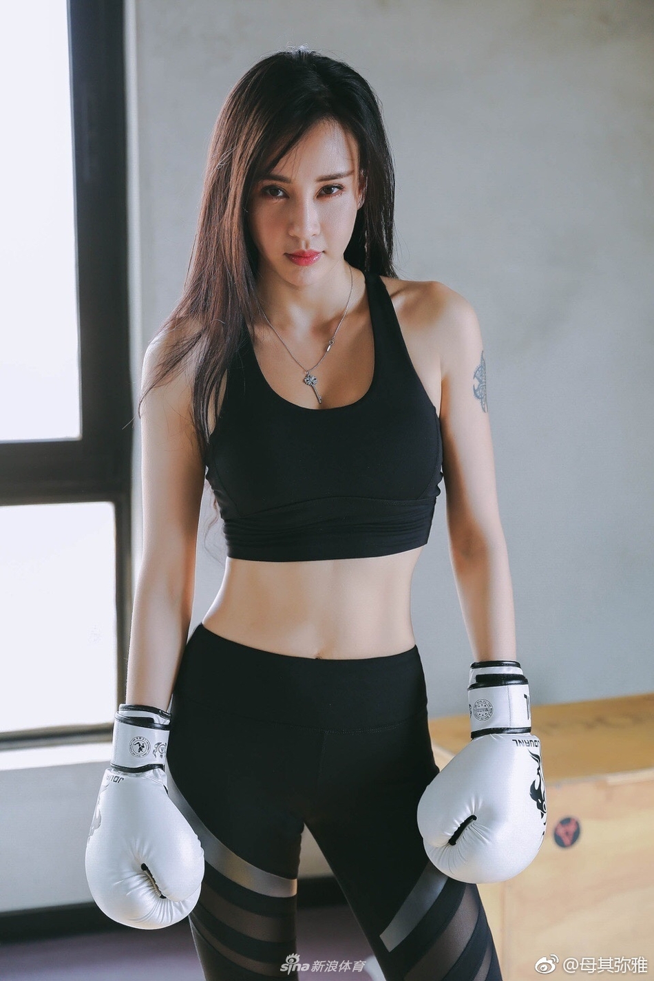 瑜伽女神母其弥雅教你练小蛮腰