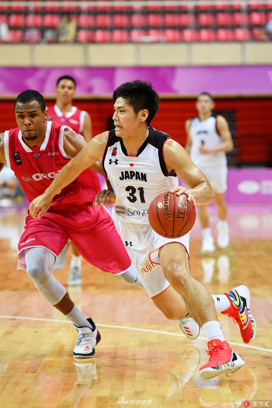 大运会男篮日本63-73挪威