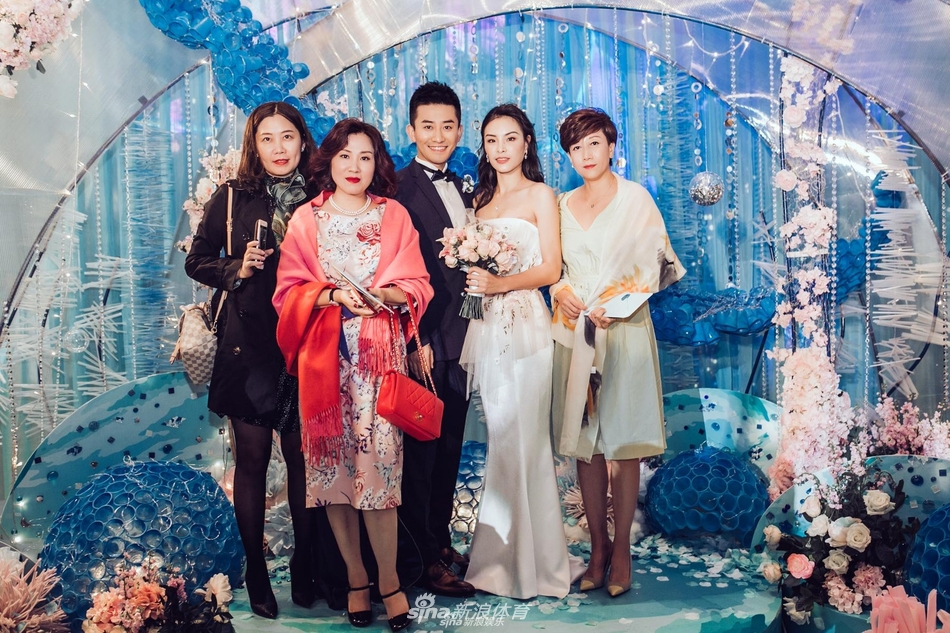 吴敏霞上海婚礼郭晶晶傅园慧现身