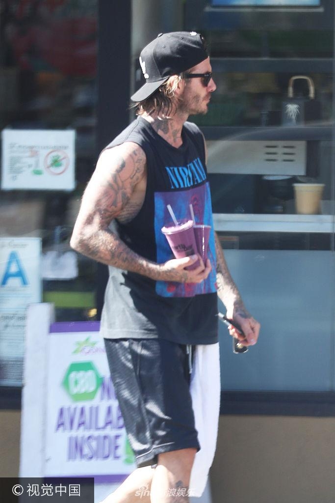 小贝满脸胡渣花臂简直man爆