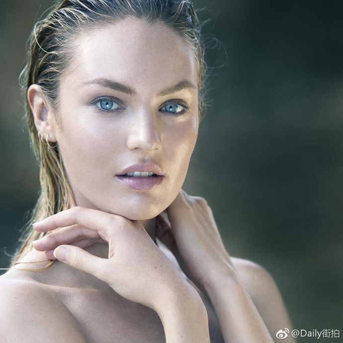 维密超模坎蒂丝拍广告大片