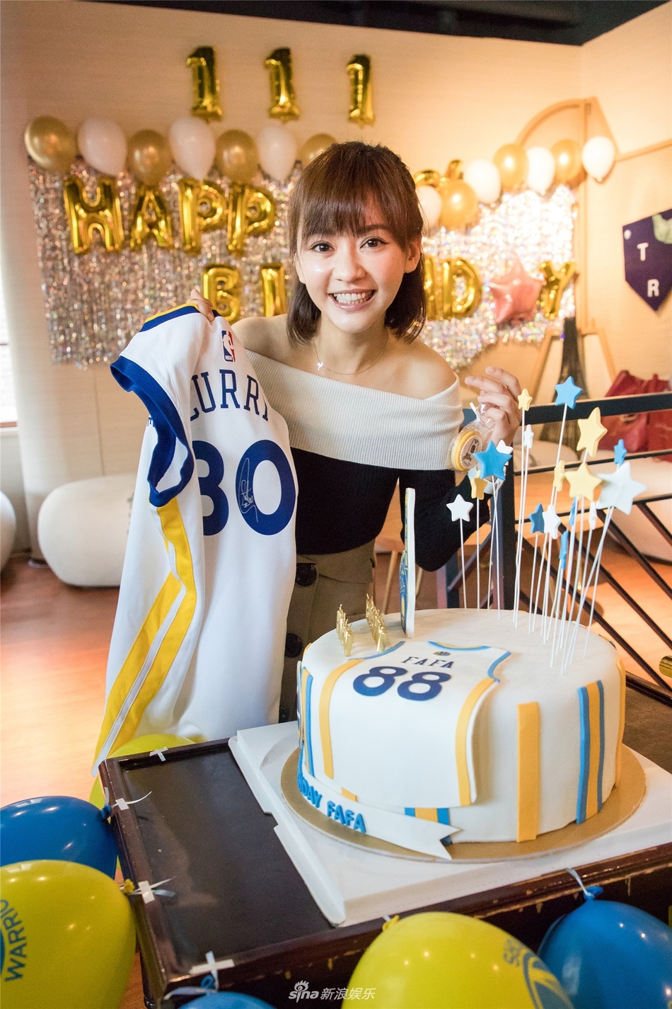 勇士球迷陈意涵生日收库里祝福