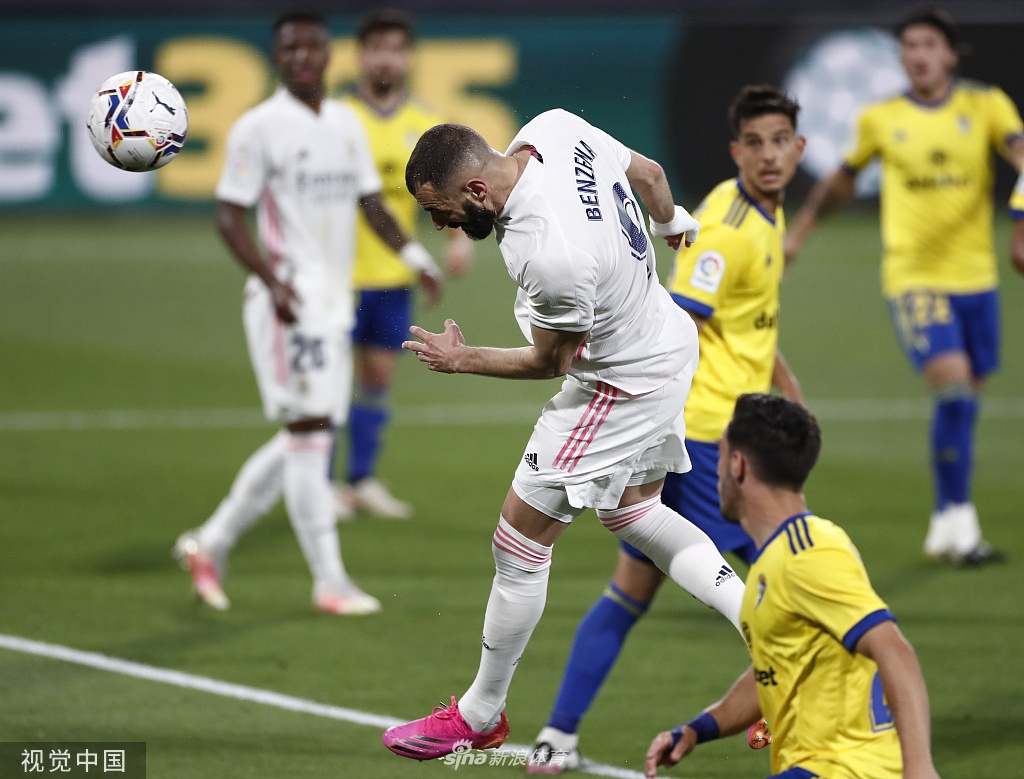 [西甲]加的斯0-3皇马 本泽马梅开二度+助攻