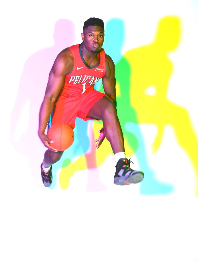 状元秀锡安引领2019新秀拍球衣写真