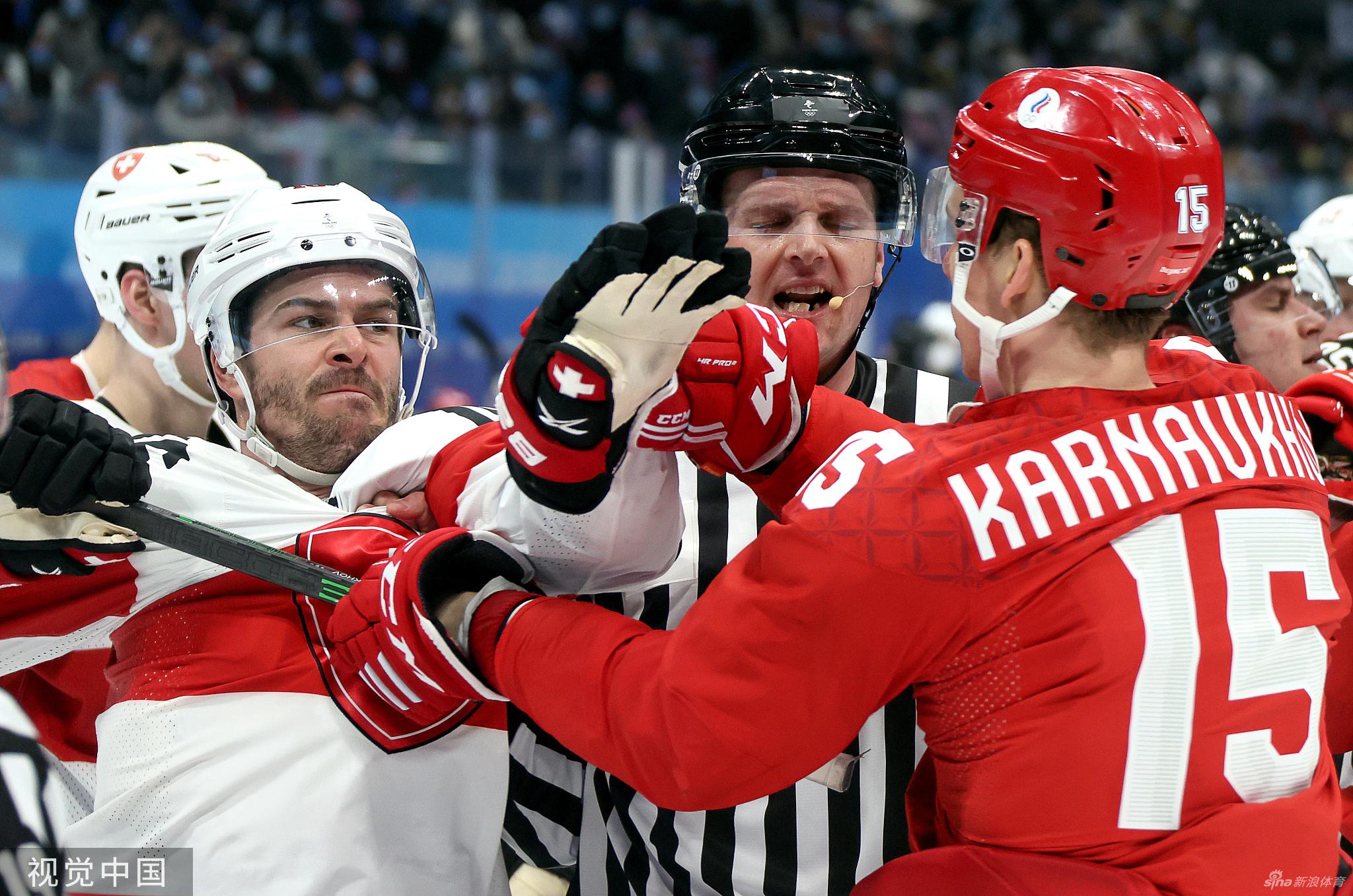 男冰揭幕战俄瑞爆发冲突 多人混战裁判都挨揍