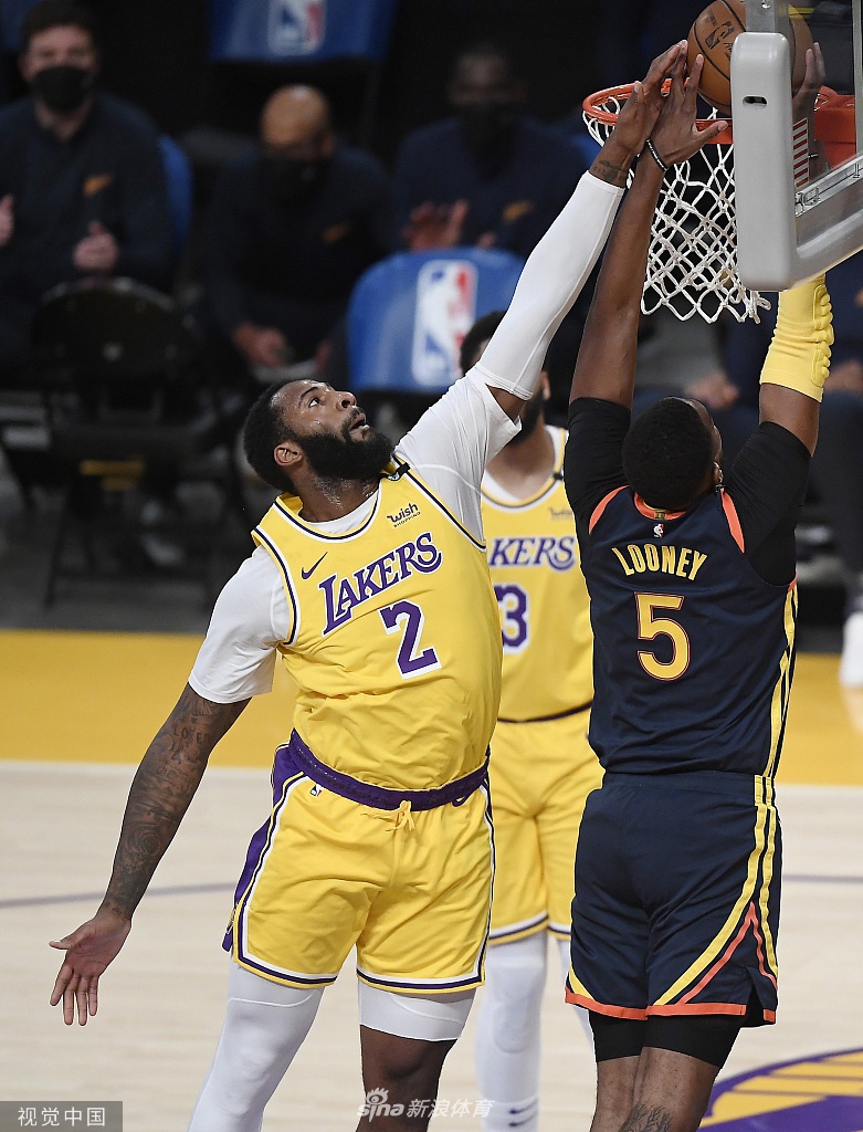 [NBA附加赛]湖人胜勇士晋级季后赛 詹姆斯砍三双