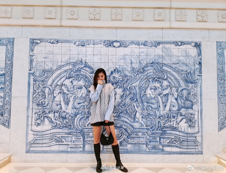 辣妈何姿 活力四射少女感十足