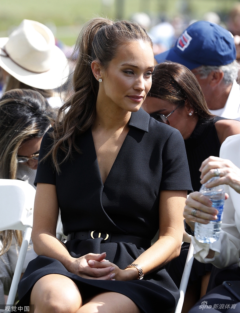 棒球传奇球星杰特美妻抢镜 乔丹都跟她搭讪