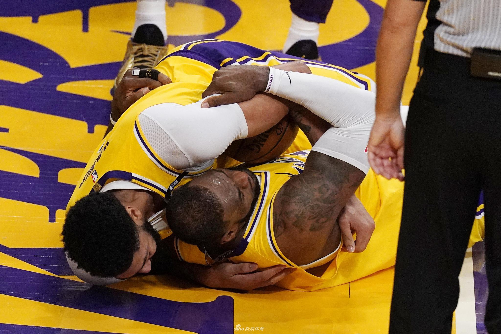 [NBA附加赛]湖人胜勇士晋级季后赛 詹姆斯砍三双